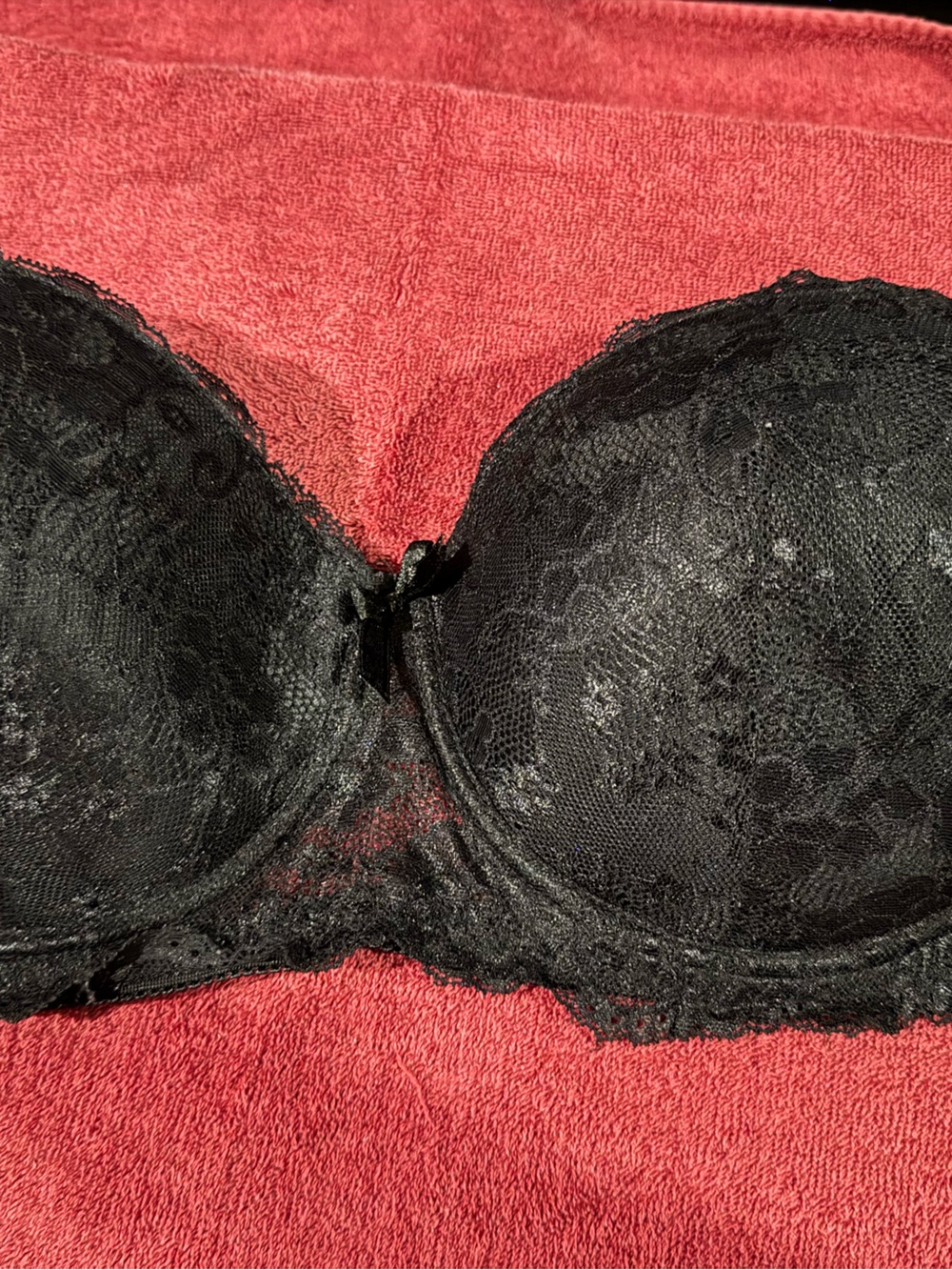 Black Lace Underwire Bra - Women's Intimates
